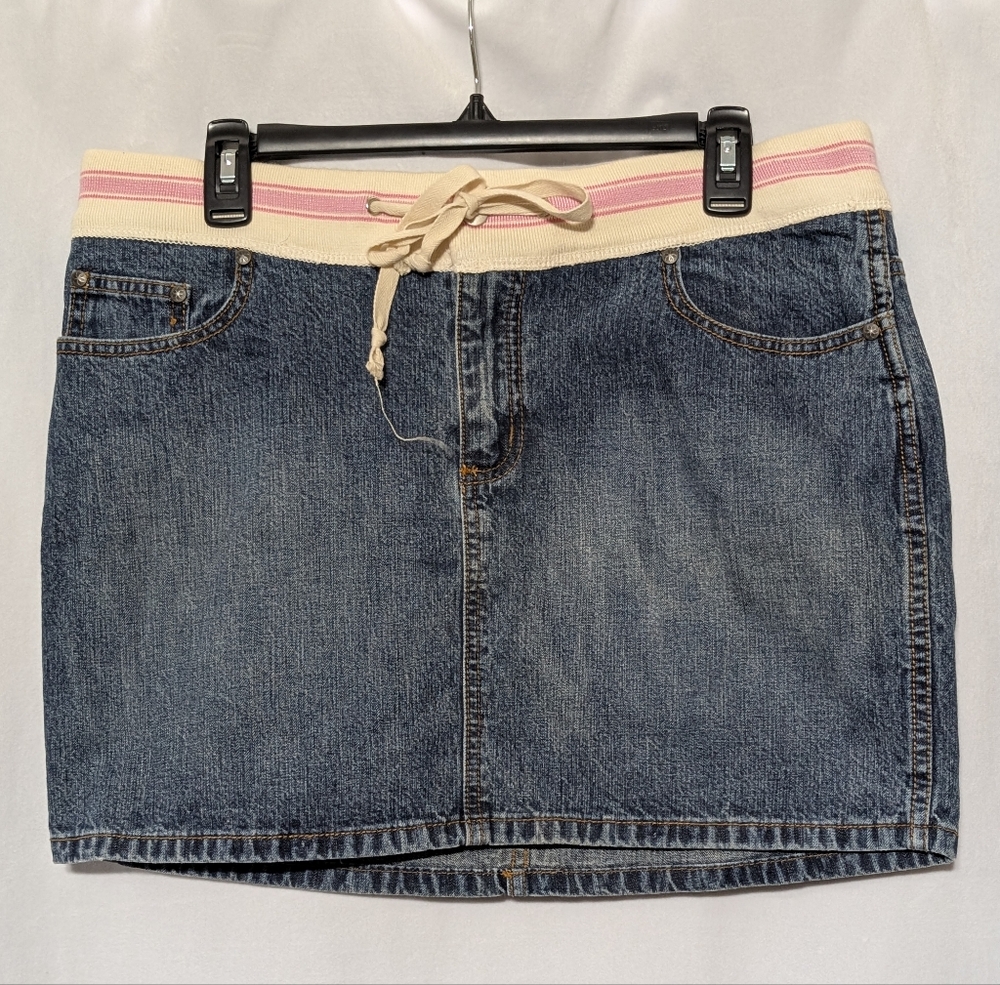 ☘️SO Denim Skirt with Cream and Pink Elastic Waist Accents See Measurements